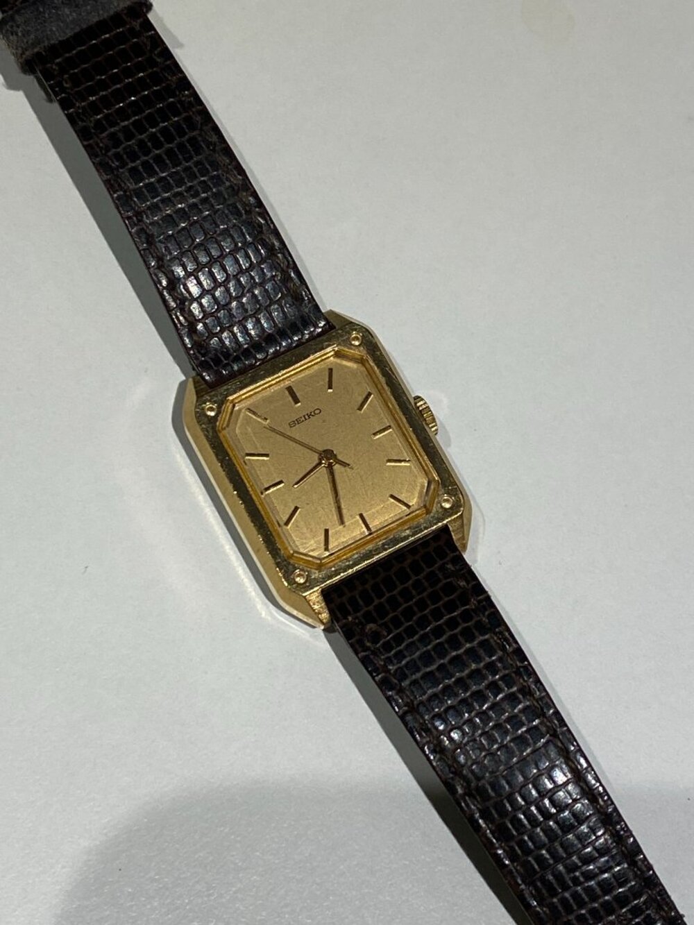 RARE VINTAGE SEIKO TANK STYLE GOLD-TONE WIND UP WATCH LADIES PREOWNED